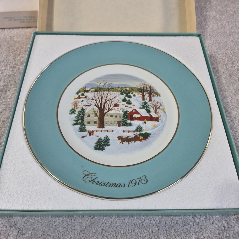 1973 Vintage Avon Christmas Plate "Christmas On The Farm"  First Ed. w/Box
